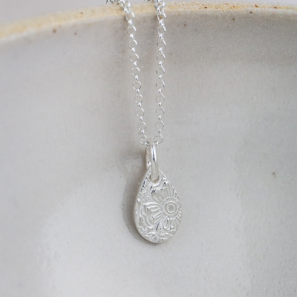 Textured Small Teardrop Pendant Necklace