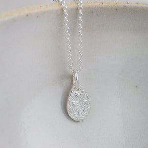 Textured Small Teardrop Pendant Necklace