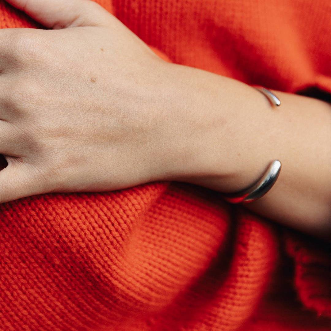 Silver Bold Fluid Bangle