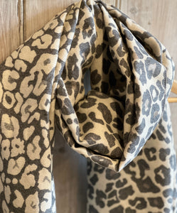 Cosy Leopard Scarf, 3 colours