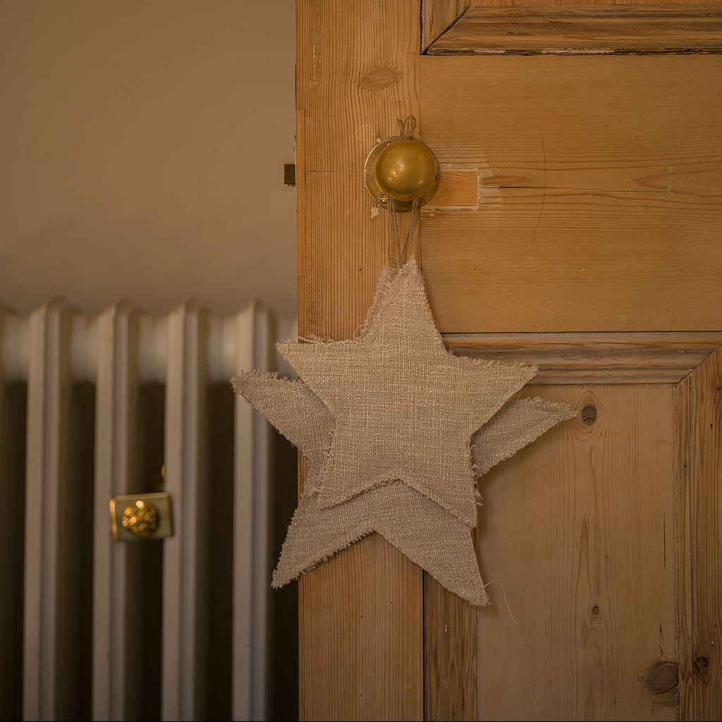 Timeless Linen Stars - Set of Two
