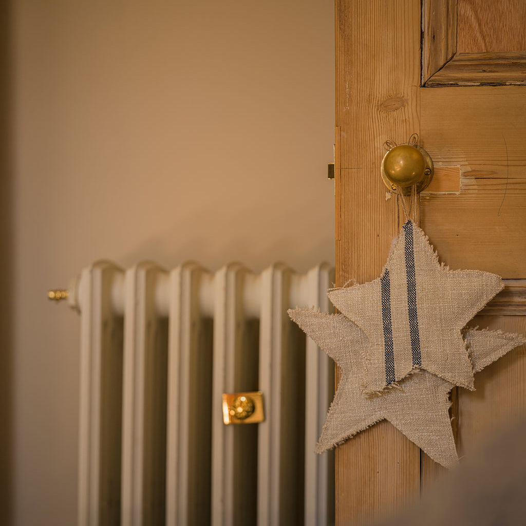 Timeless Linen Stars - Set of Two