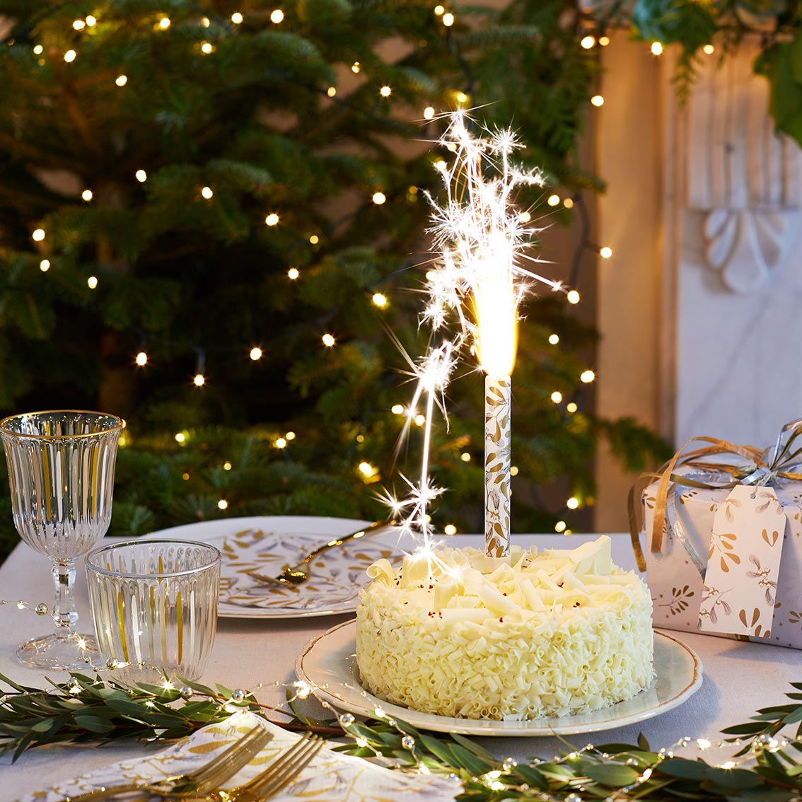 Mistletoe Christmas Pudding Fountain
